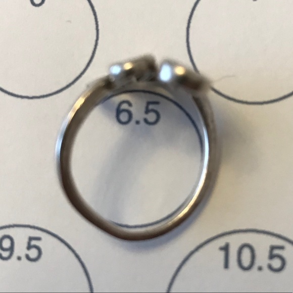 Vintage Sterling Silver Infinity design Wave Ring - Picture 6 of 7